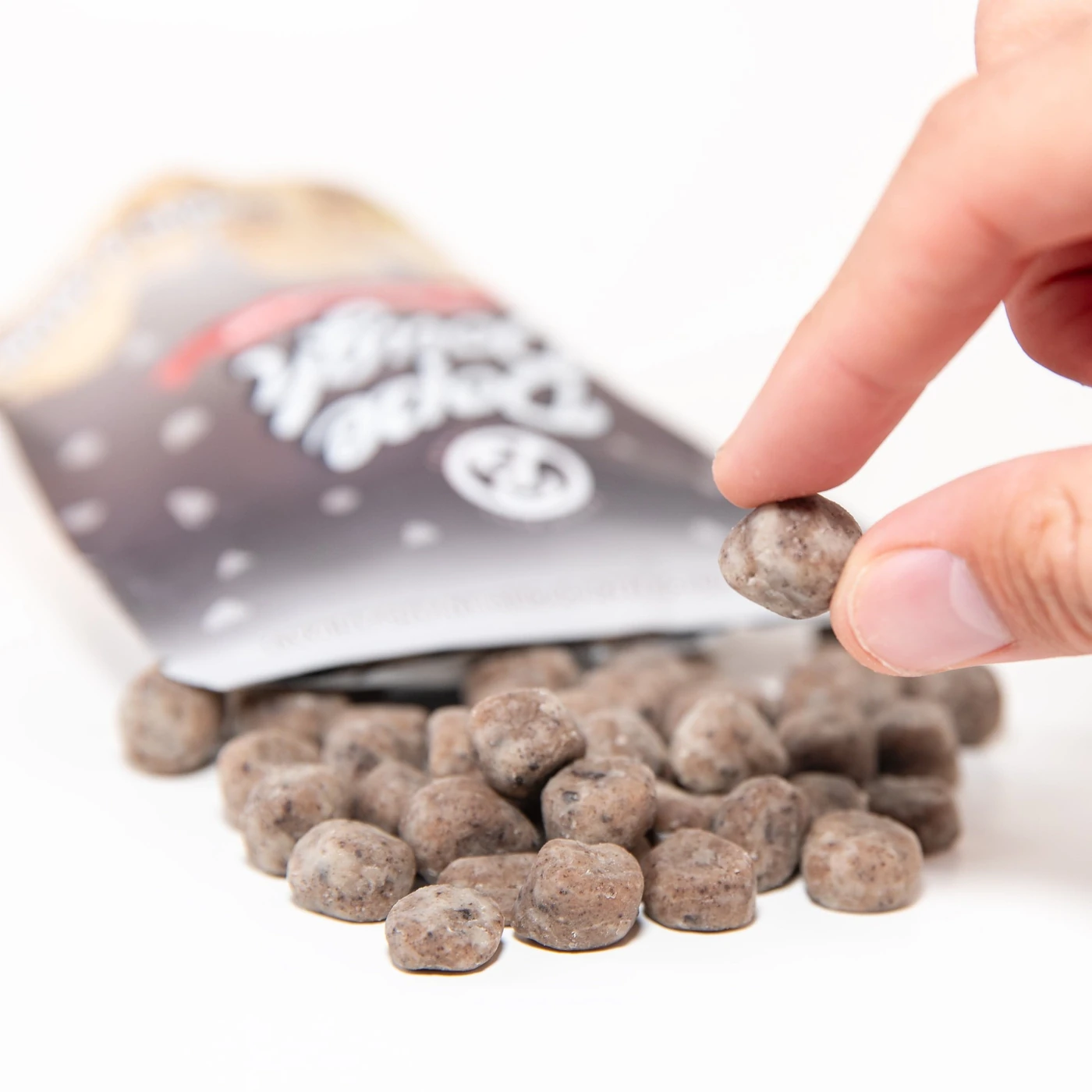 DOUGH - COOKIES & CREAM - 20 COUNT D8 view 3